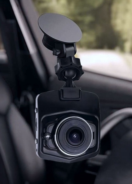 DashOne Pro device attached to car front glass